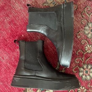 Vagabond TARA Black Leather Chelsea Boot Chunky Sole Platform